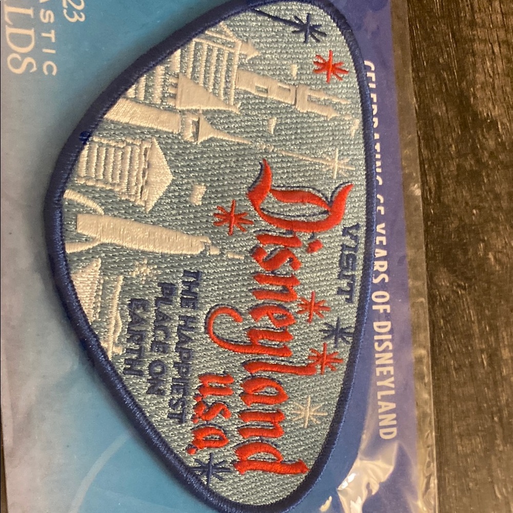 Disneyland USA Embroidered Patch and postcards from D23 - Picture 6 of 7